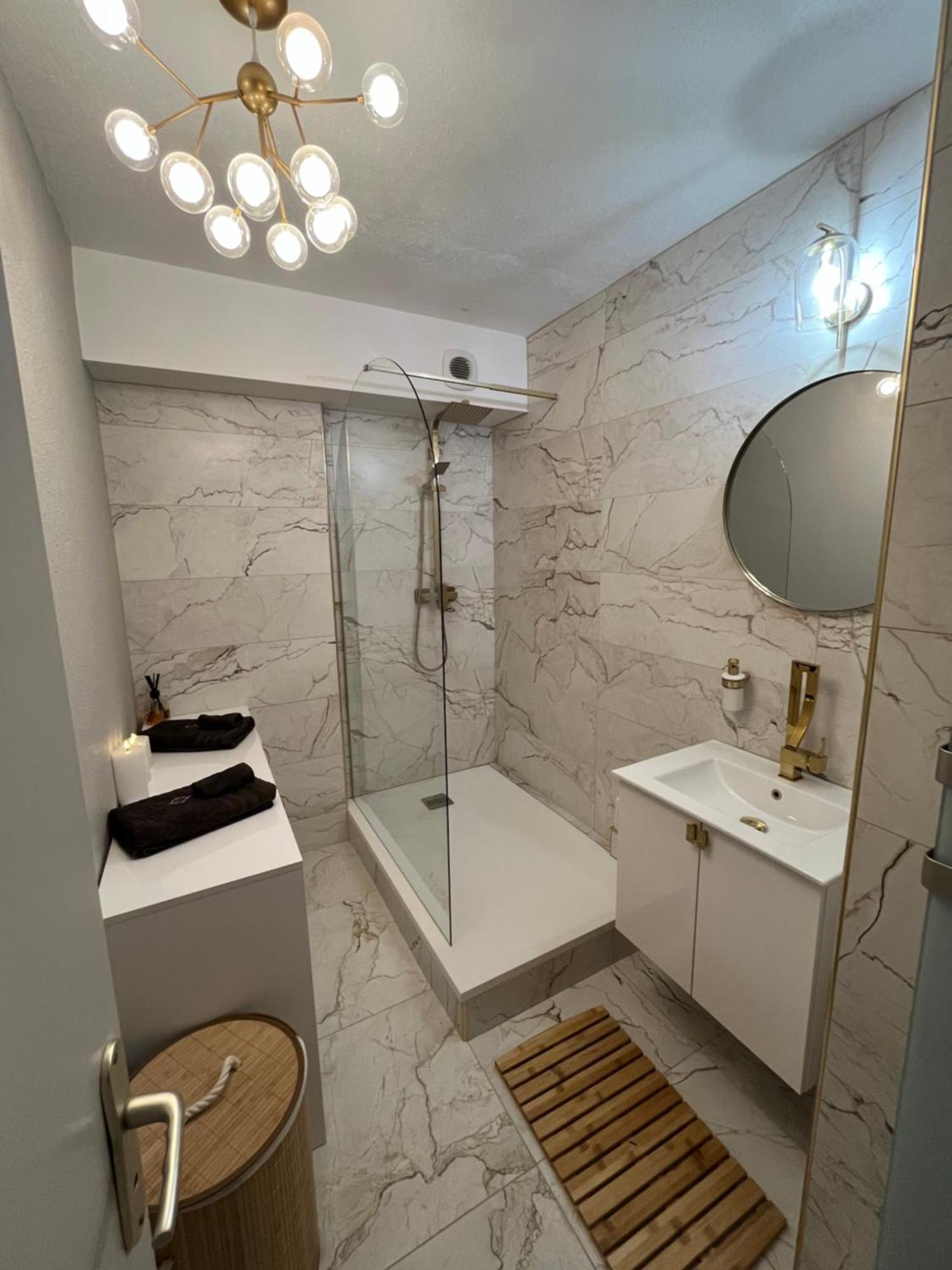 « Le Boudoir D'Elodie » Le Spa Romantique Saint-Léonard 외부 사진