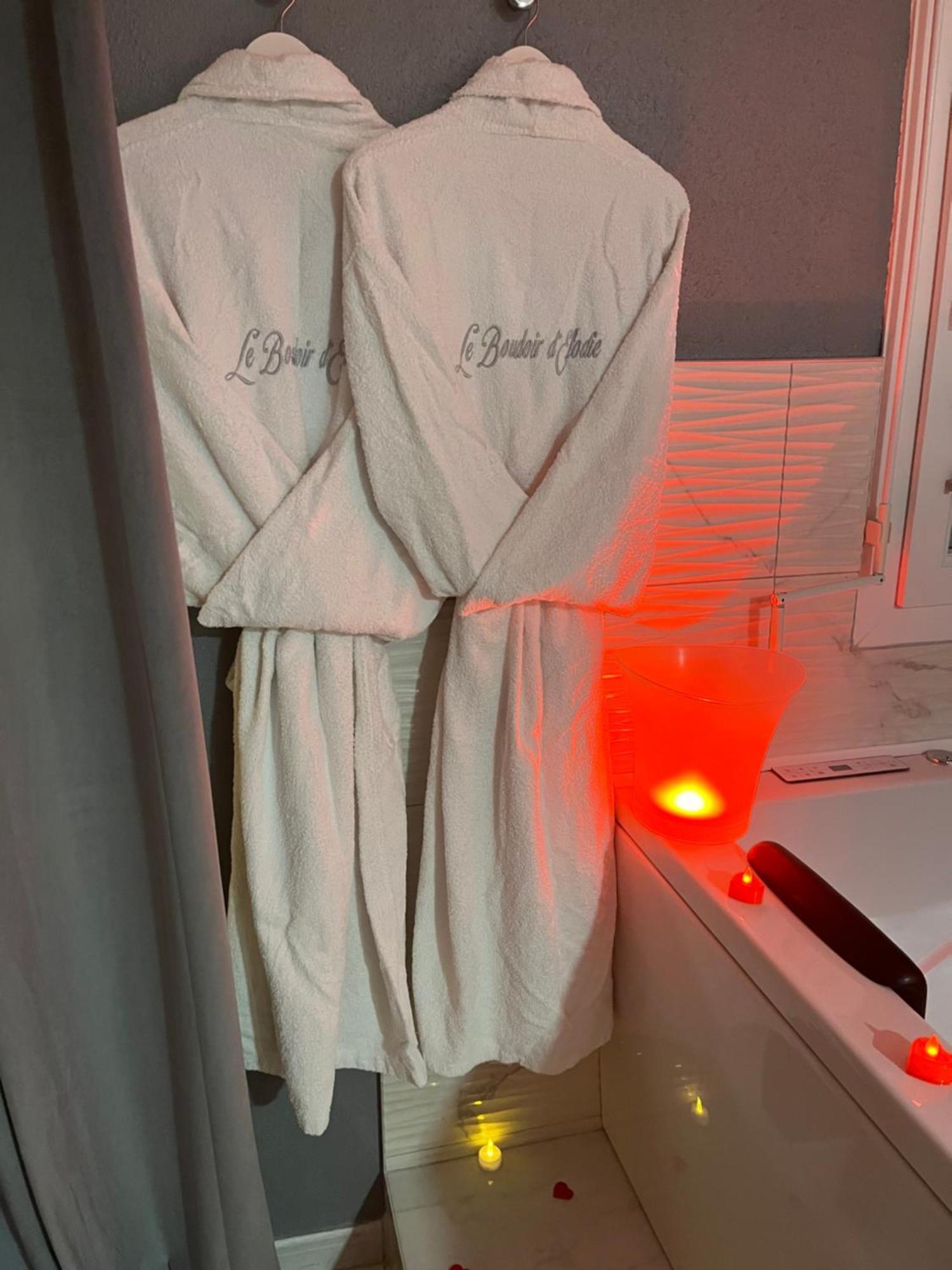 « Le Boudoir D'Elodie » Le Spa Romantique Saint-Léonard 외부 사진